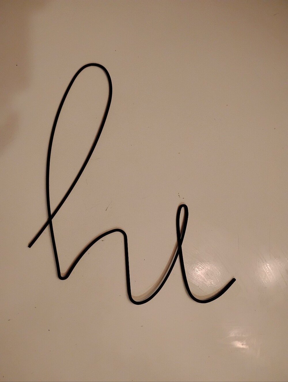 Black Script 'hi' Wall Accent - Modern Home Wall Decor